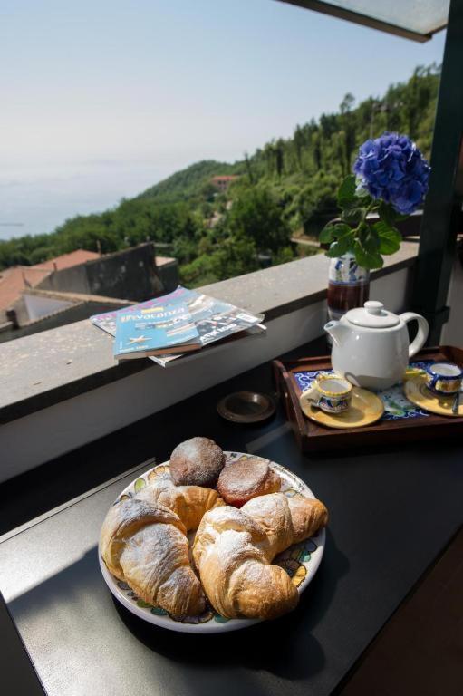 Casa Rosaria Amalfi Coast Acomodação com café da manhã Vietri Exterior foto